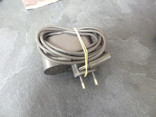 Chargeur pour aspirateur - , balai