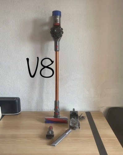 Aspirateur balai dyson - dyson, v8