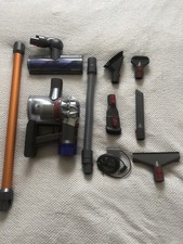 Aspirateur balais DYSON V8