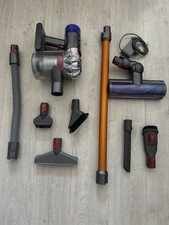 Aspirateur balais DYSON V8